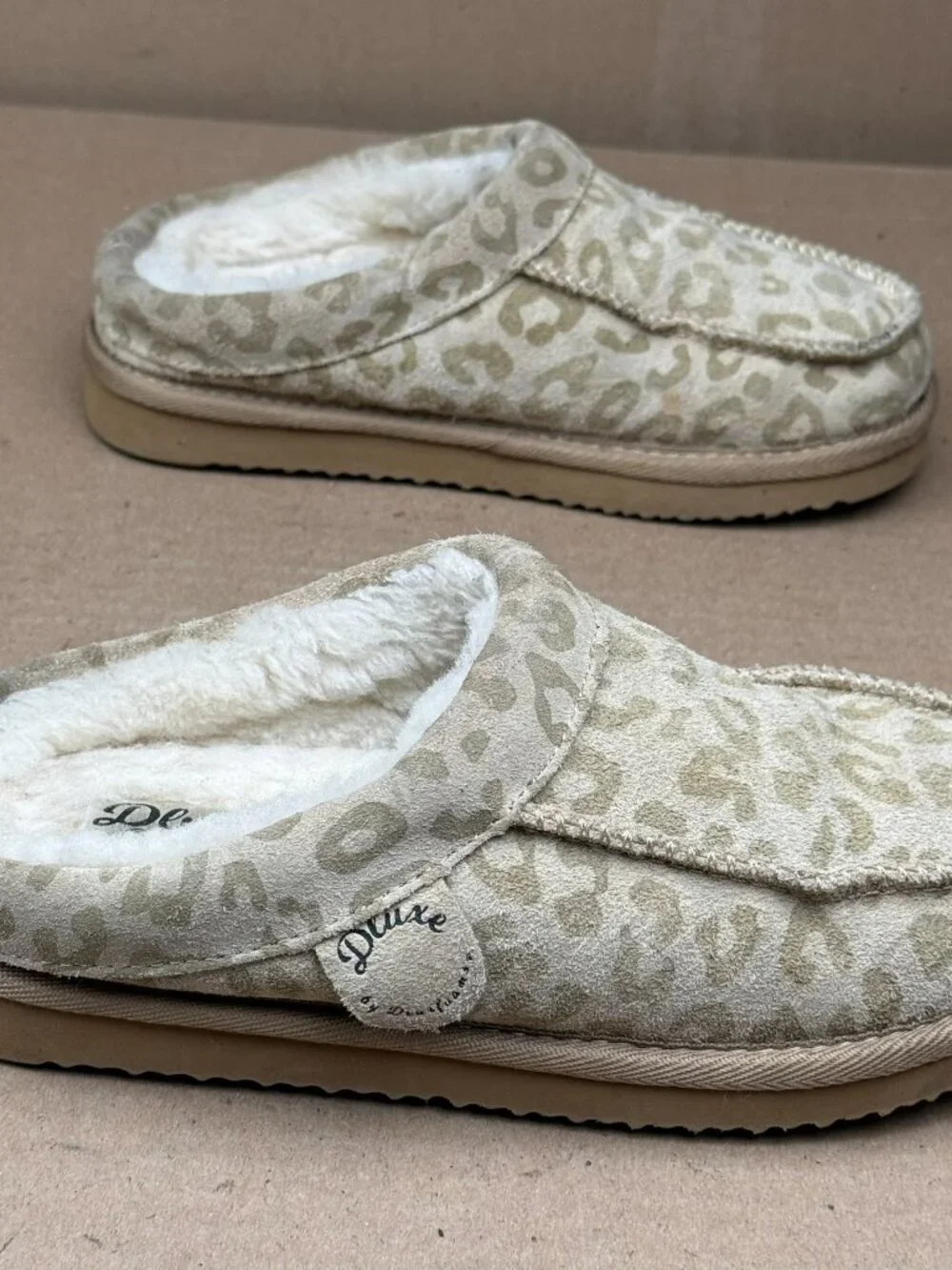Dluxe by Dearfoams Youth Kids Size 3 Leopard Print Faux Fur Lined Slipper Clogs